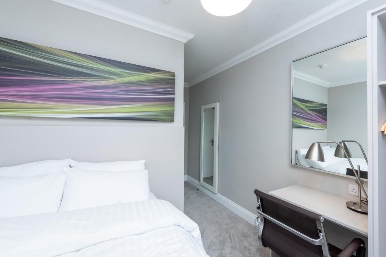 Uno Hotel Heathrow Windsor Slough Exterior foto